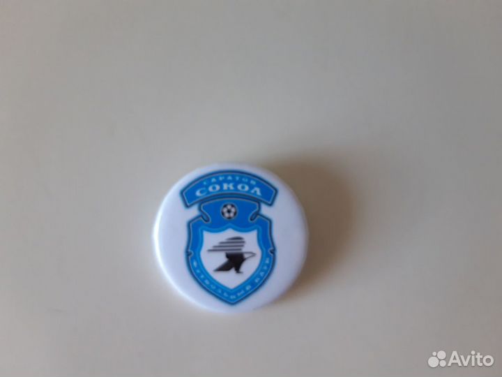 Значки хоккейные и футбольные