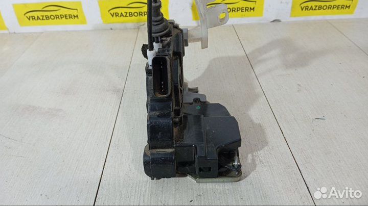 Замок двери задний левый Kia Sorento Prime