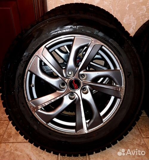 Dunlop зима 225/65R17 на дисках + датчики давления