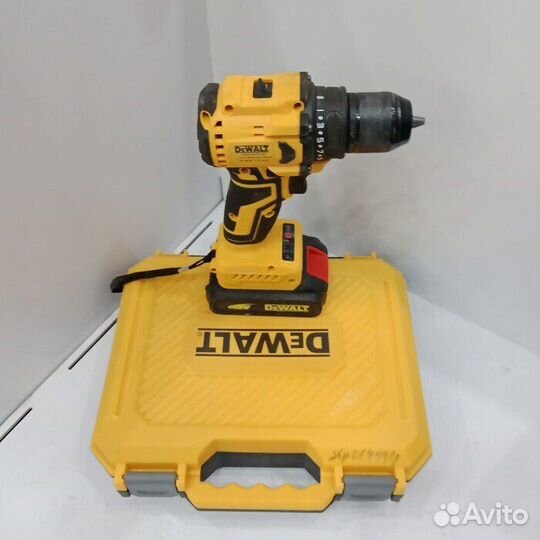 Шуруповерт DeWalt XR 18V (Рассрочка / Б3)