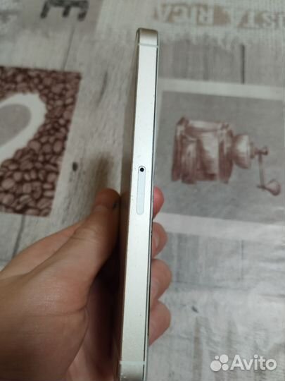 iPhone 5S, 64 ГБ