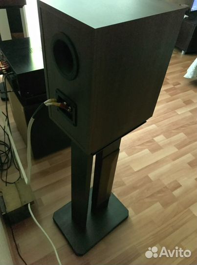 Стойки для полочных колонок из бука и ясеня