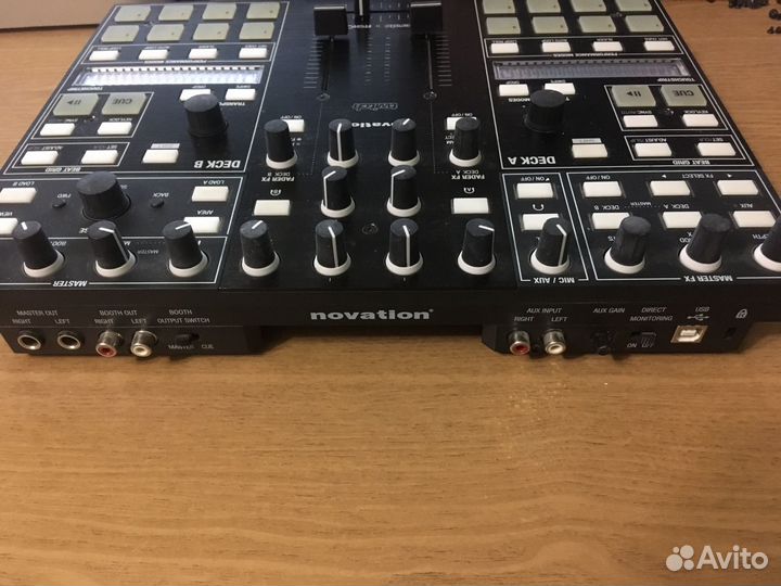 Dj контролер Novation Twitch