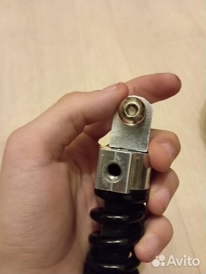 Задний амортизатор для электросамоката