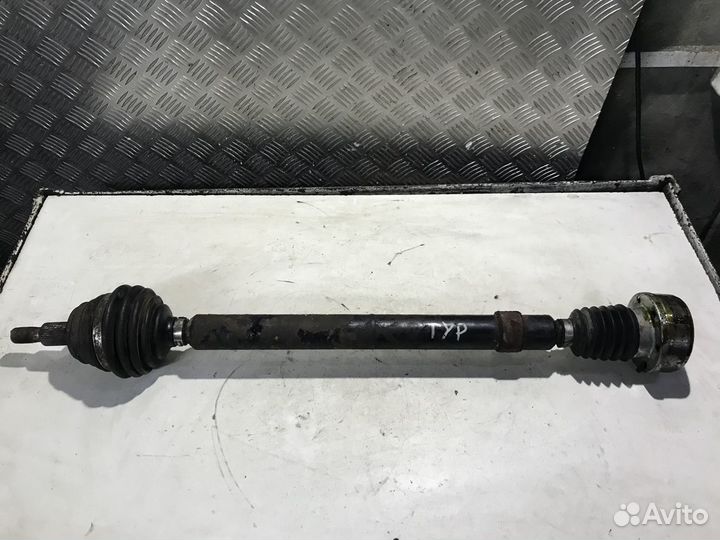 Привод правый Skoda Octavia Tour