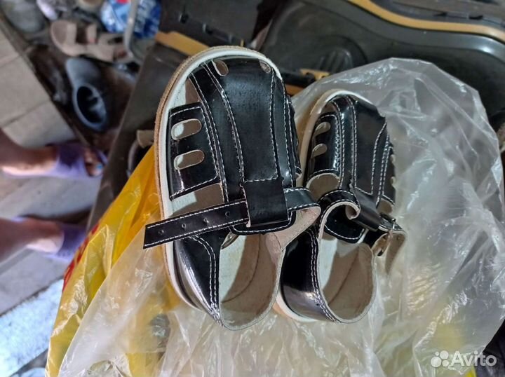 Продам новые сандали