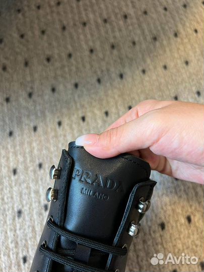 Ботинки на шнуровке Prada