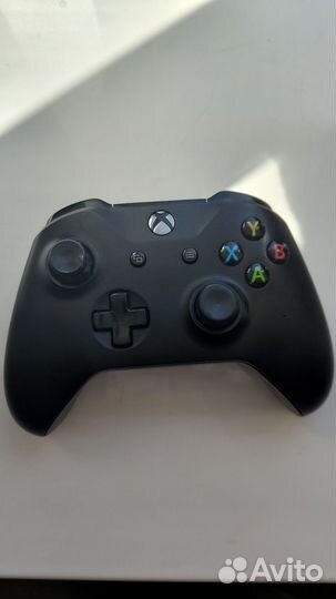 Xbox one x 1tb с game pass и игрой