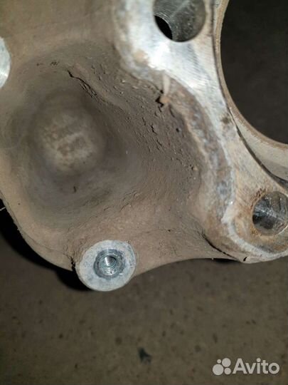 Bmw x3 кулак поворотный пер.левый