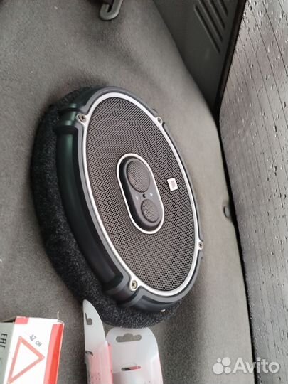 Усилитель и колонки для автомобиля