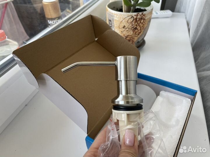 Диспенсер для мыла ledeme 400 мл