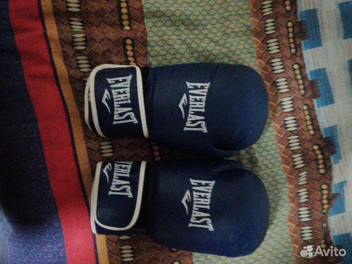 Боксерские перчатки 12 oz everlast