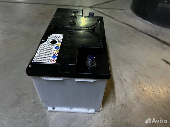 Аккумулятор для запуска двигателя авто 390LN3-IS