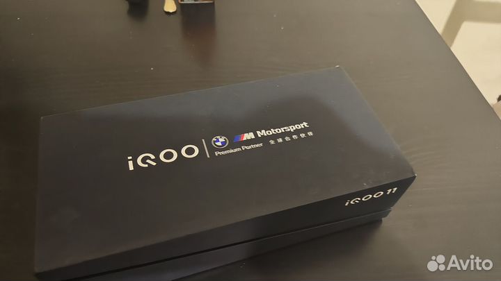 Vivo iQOO 11, 12/256 ГБ