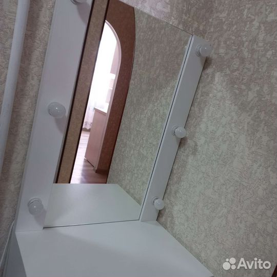 Гримерное зеркало с лампочками бу