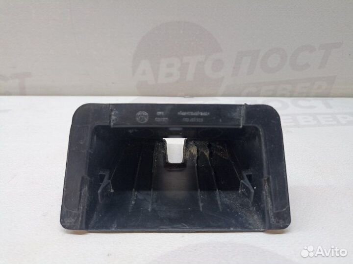 Кожух замка багажника Volkswagen Jetta A6 cfna