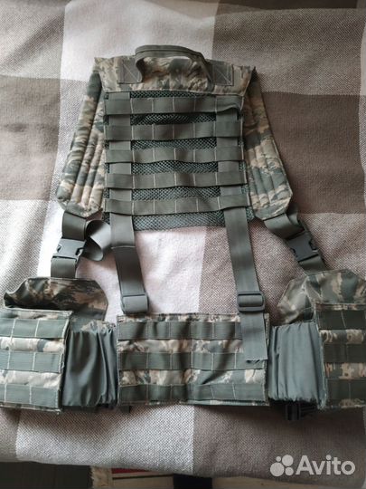 Разгрузочный жилет, чест риг США