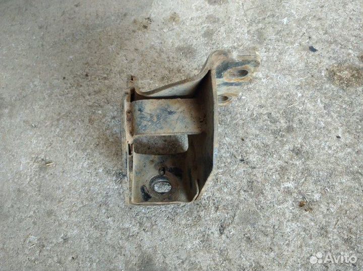 Кронштейн двигателя передний Chery Bonus А13