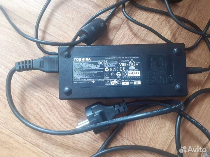 Адаптер питания Toshiba Satellite A350