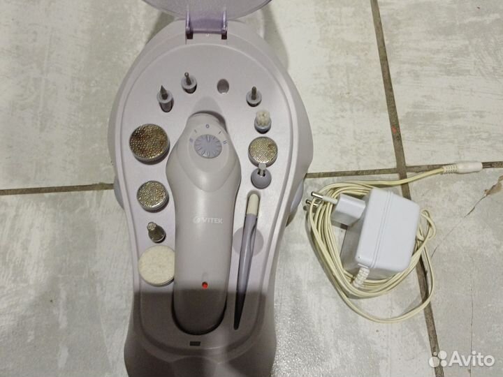 Маникюрный набор для ногтей vitek