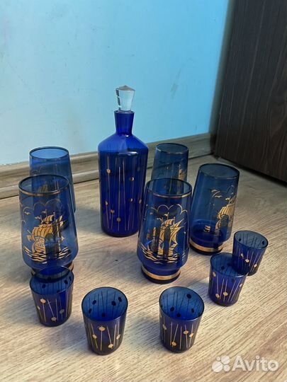 Рюмка с кувшином и стаканы, комплект
