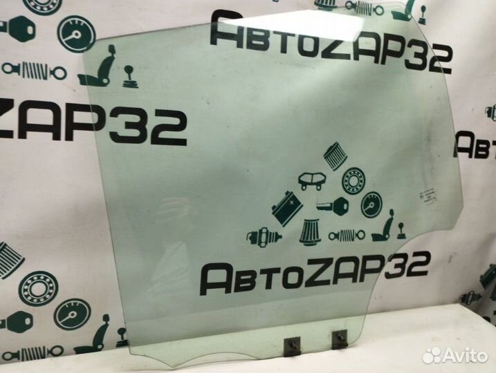 Стекло двери заднее левое Renault Duster K4MA606