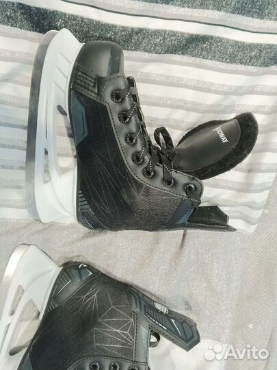 Коньки хоккейные