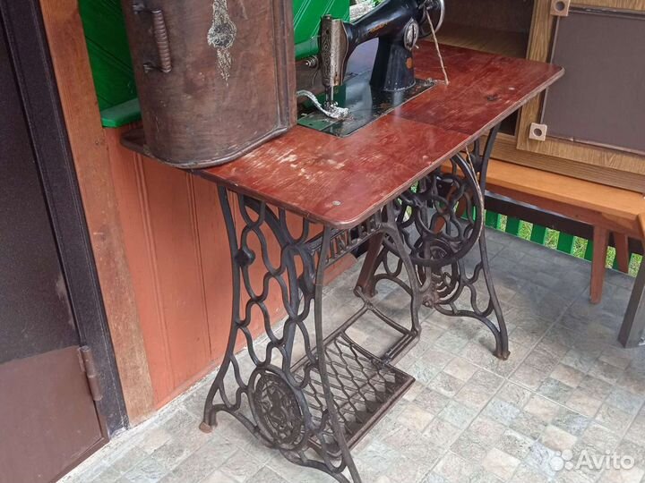 Швейная машина Подольск ножная