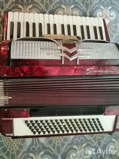 Продам аккордеон