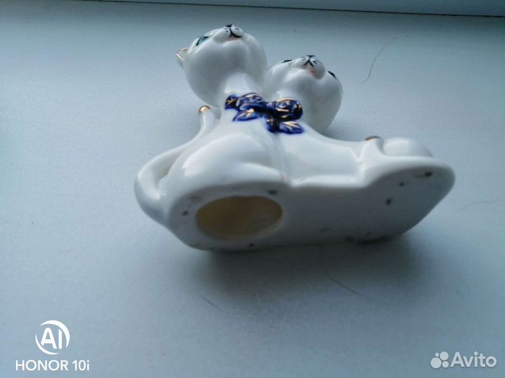 Фарфоровая статуэтка котята