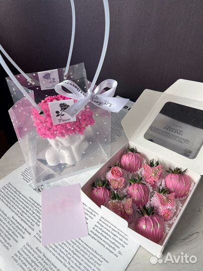 Клубника в шоколаде с гипсофилой