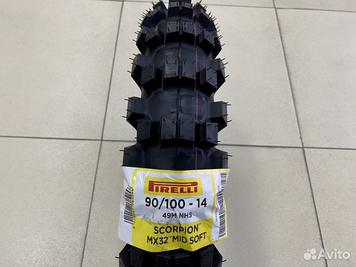 Мотошина 90/100-14 Pirelli Scorpion MX32 Mid Soft