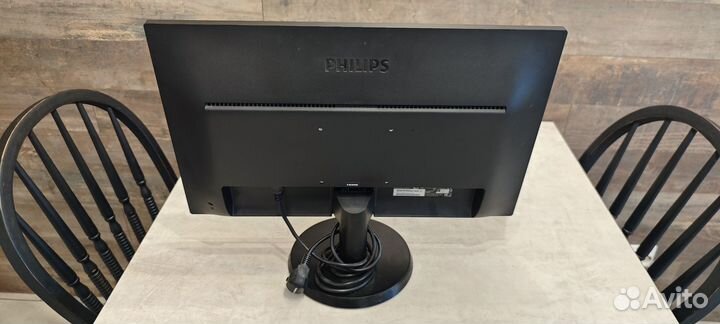 Монитор Philips 243v5q