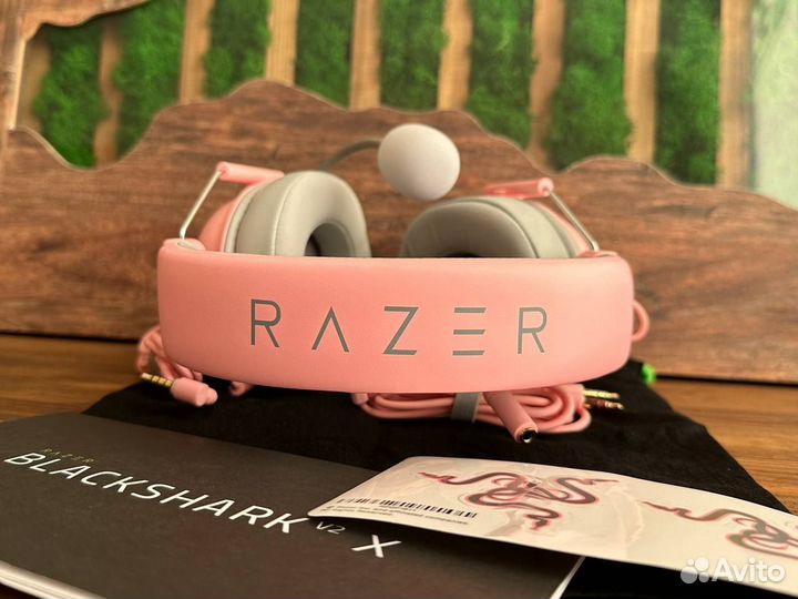 Наушники Razer BlackShark v2 розовые