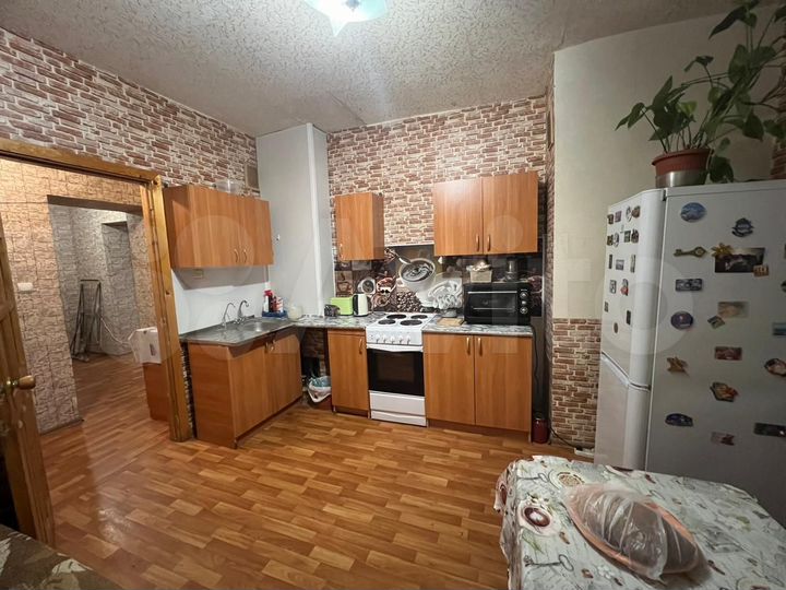 2-к. квартира, 76 м², 13/16 эт.