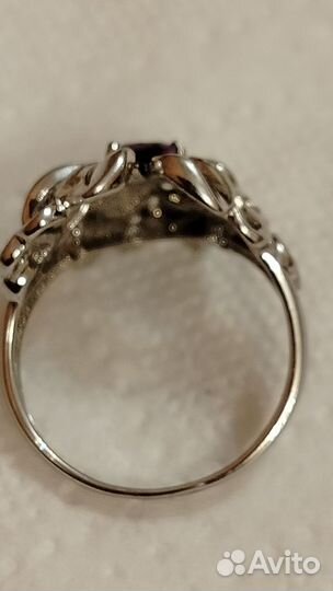 Серебряное кольцо с александритом и фианитами