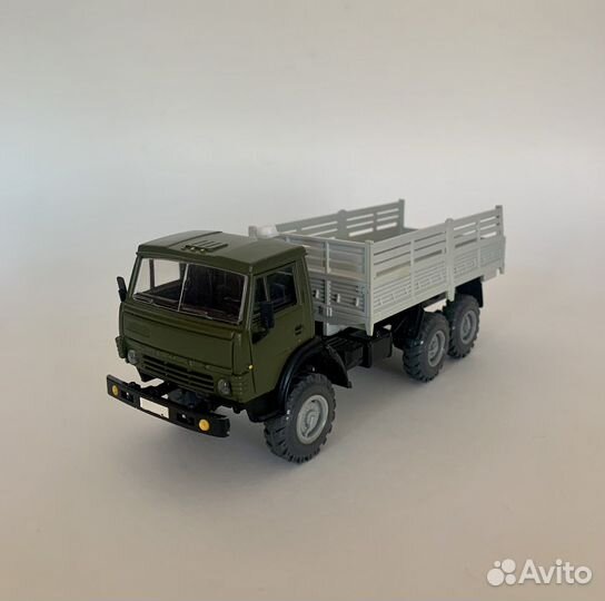 Модель 1:43 камаз 4310