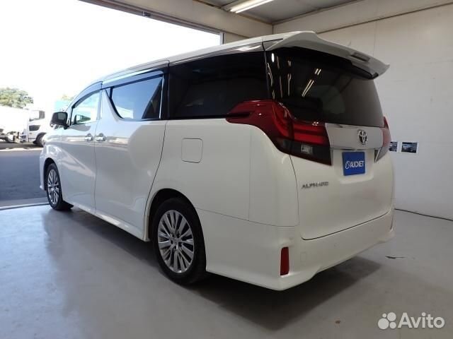 В разборе toyota Alphard 2016