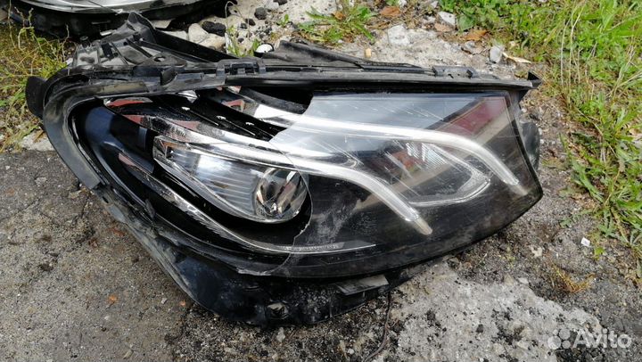 Фара правая w213