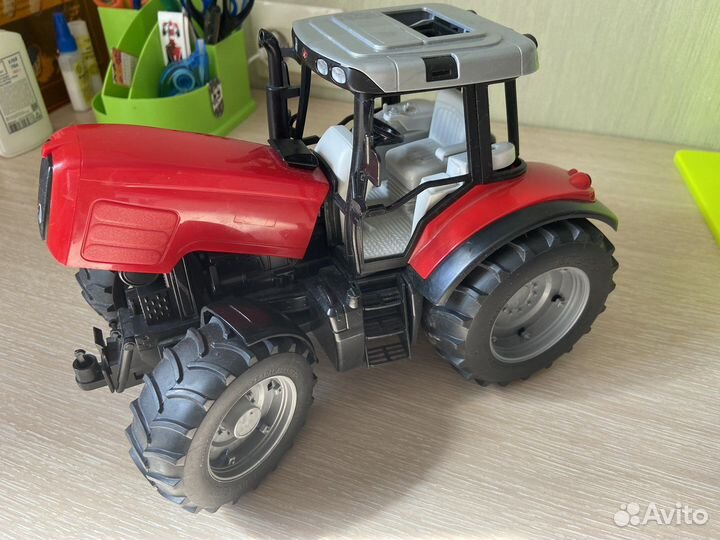 Bruder трактор