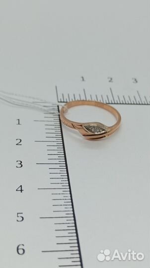 Золотое кольцо с камнем 17р