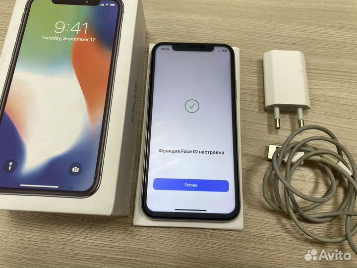 iPhone X, 64 ГБ