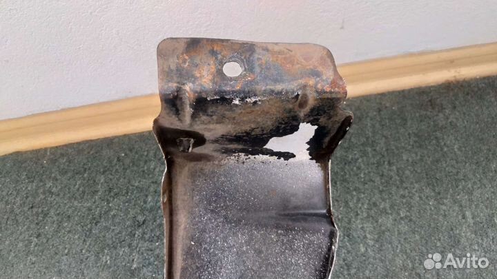 Передний крыло Renault Logan