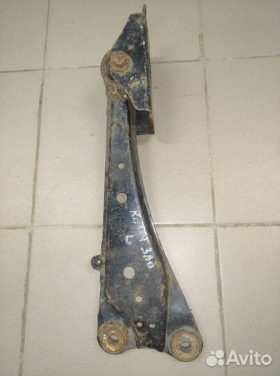 Рычаги задние продольные Toyota Rav 4 30кузов