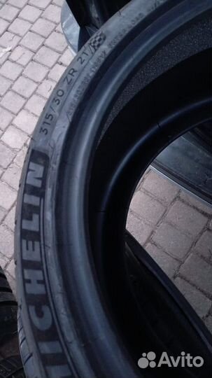 Michelin Pilot Sport 4 315/30 R21 105Y