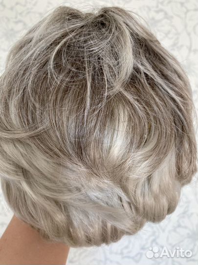 Парик женский короткий блонд русый