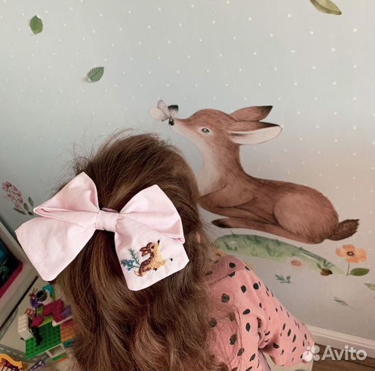 Бант с вышивкой ручная работа