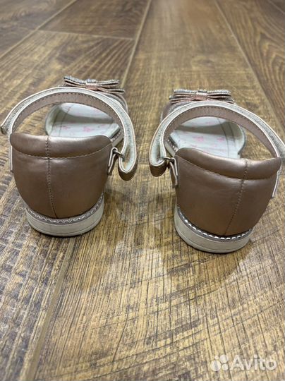Босоножки для девочки
