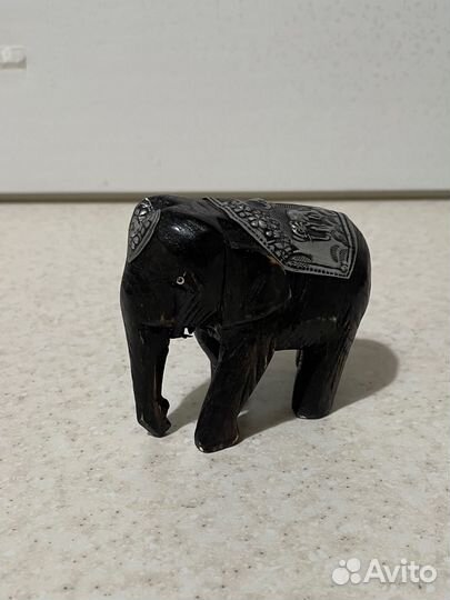 Статуэтка слон дерево