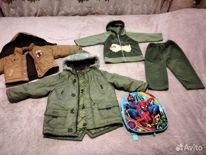 Вещи и рюкзак на мальчика